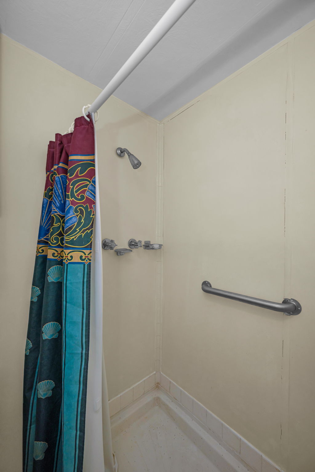 Primary Bathroom 1b