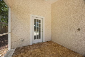 Screened-in Porch