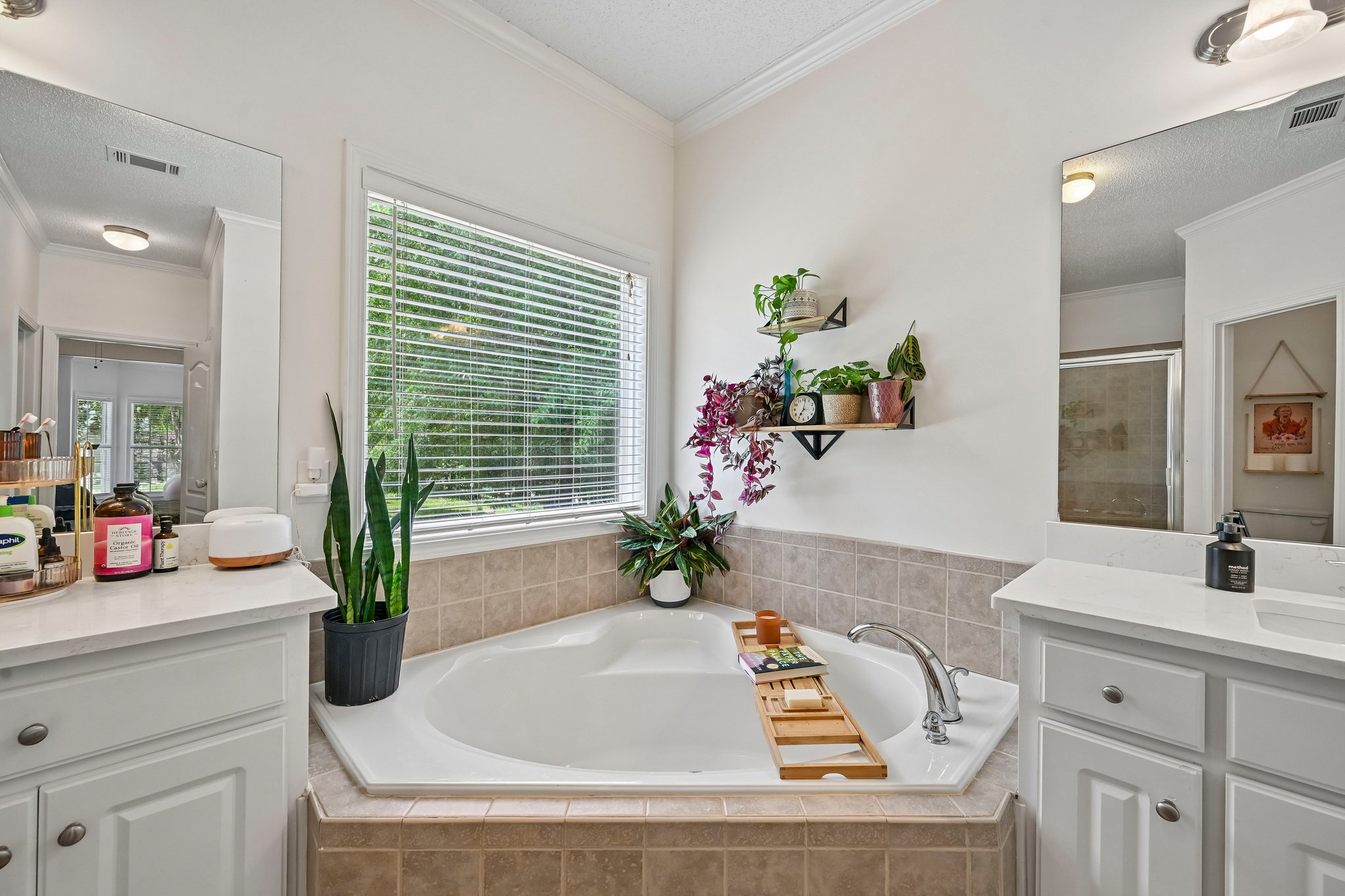 Laurel Oaks Ln-S1305-040.jpg