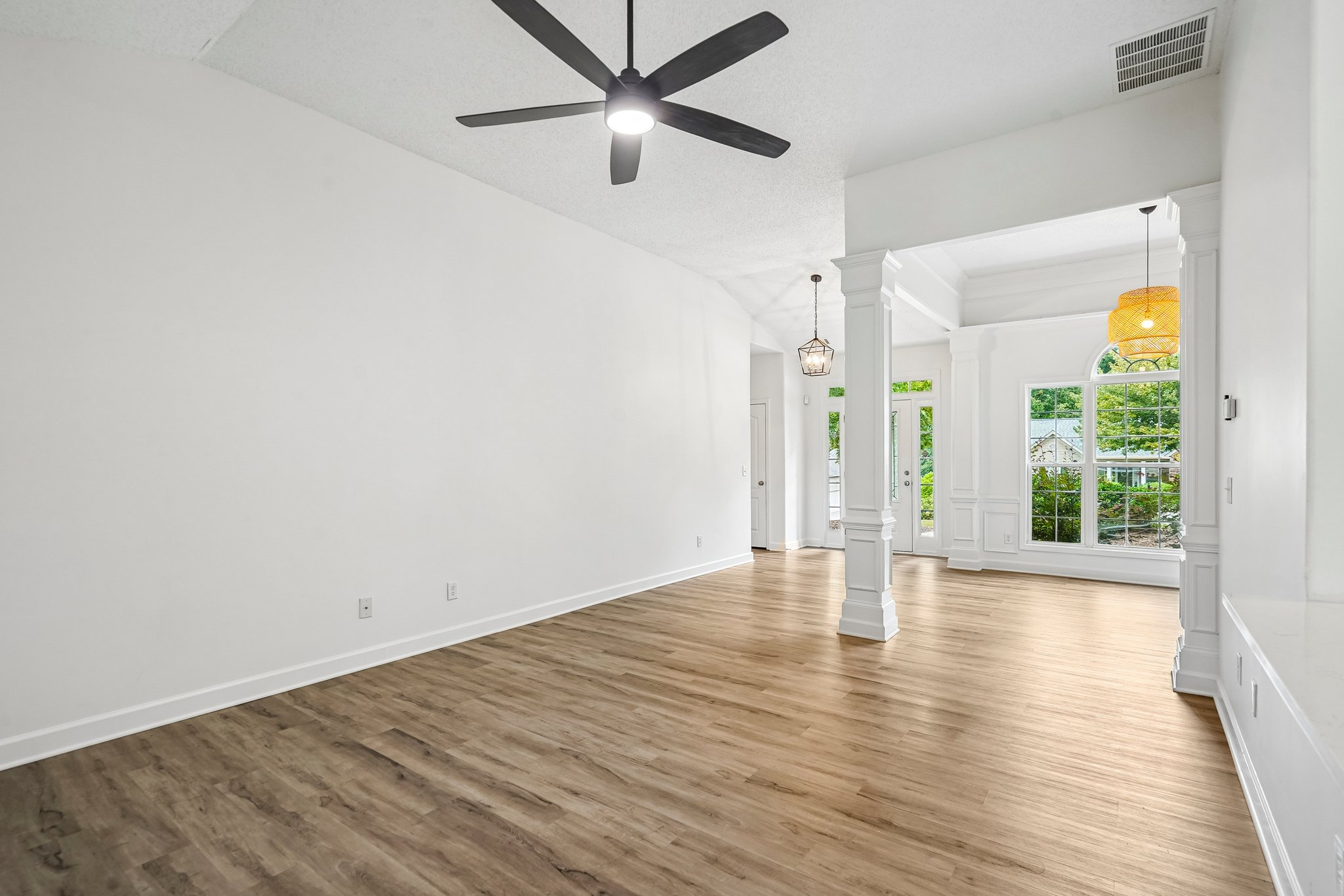 Laurel Oaks Ln-S1609-008.jpg