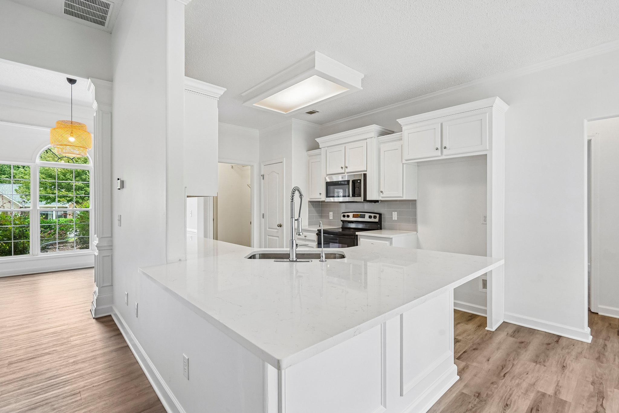 Laurel Oaks Ln-S1609-015.jpg