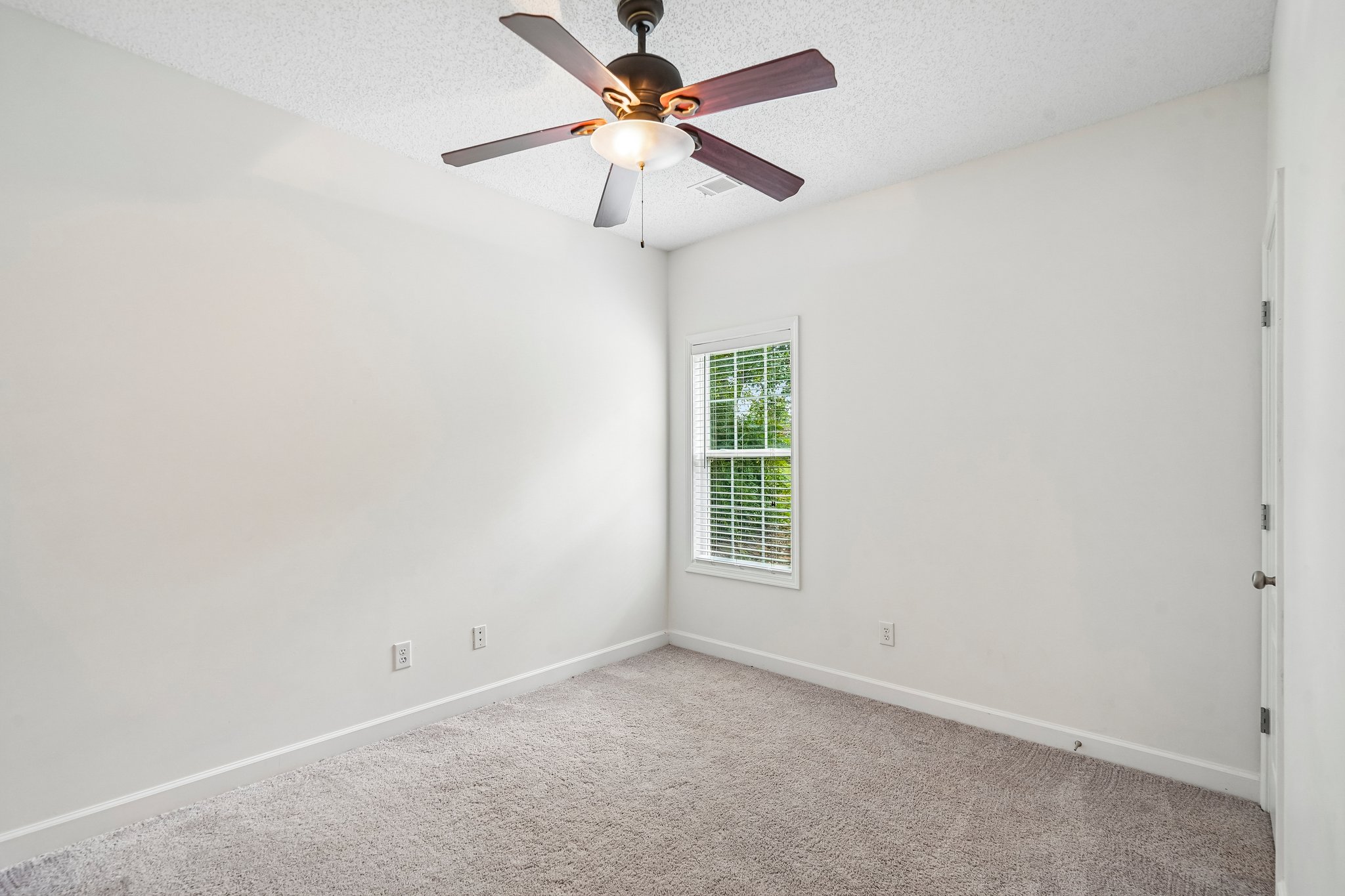 Laurel Oaks Ln-S1609-017.jpg