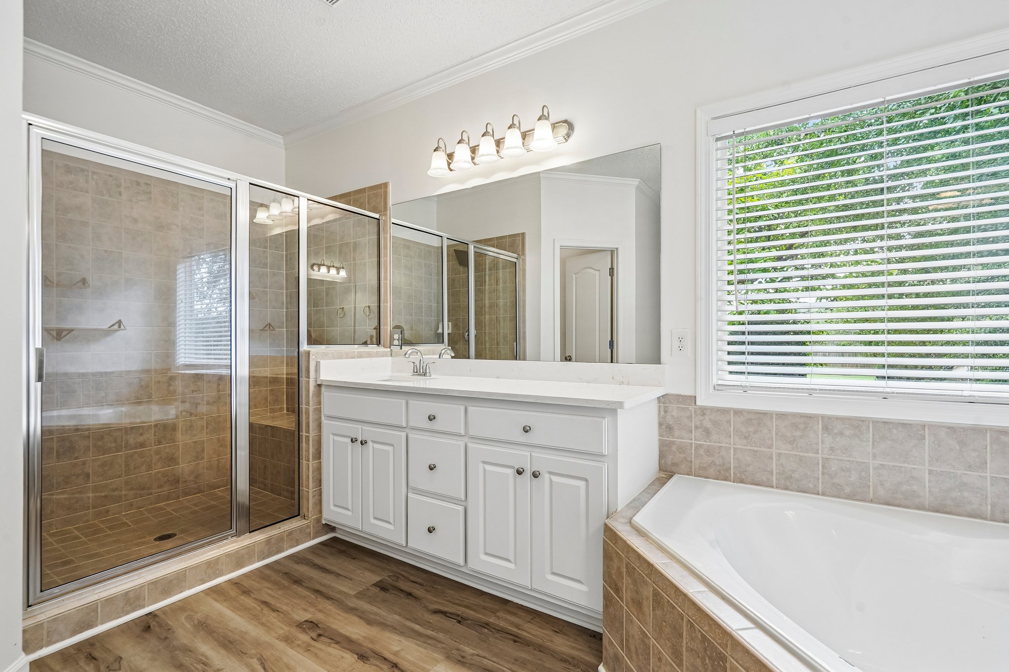 Laurel Oaks Ln-S1609-023.jpg
