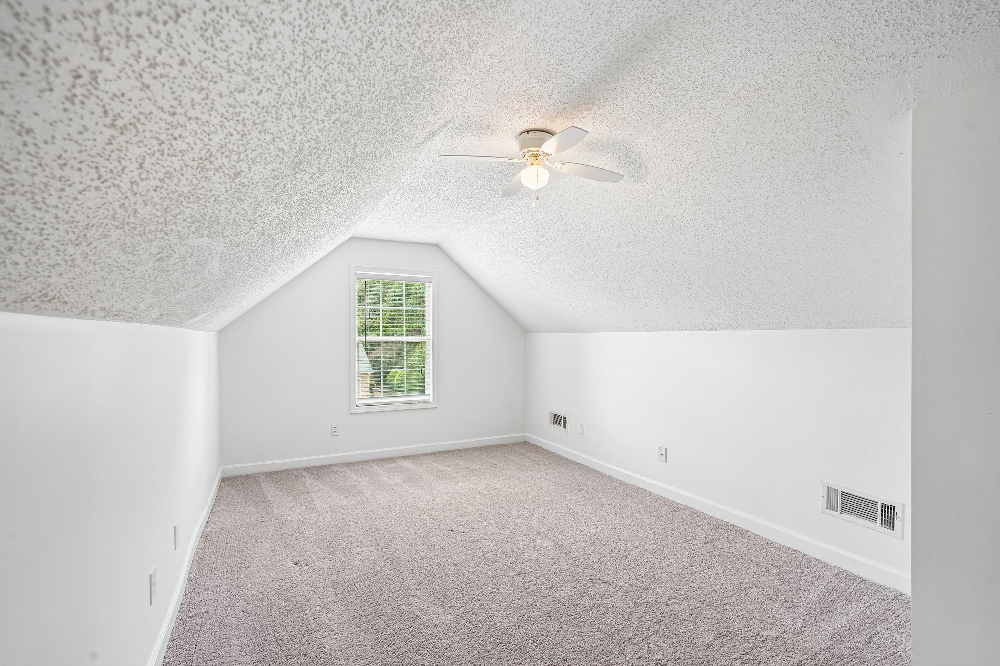 Laurel Oaks Ln-S1609-026.jpg