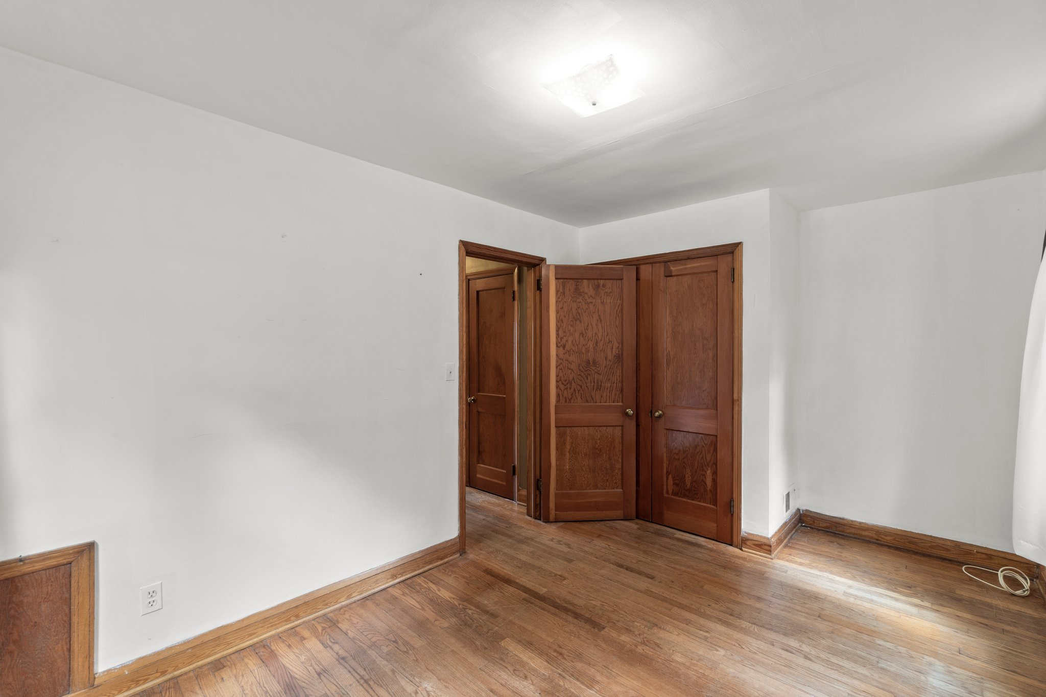 12. Main bedroom.JPG