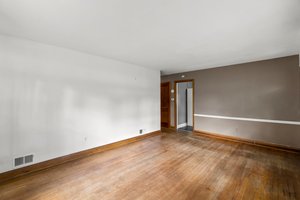 04. Living room.JPG