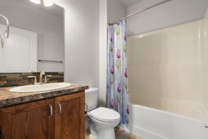  Photo 32
