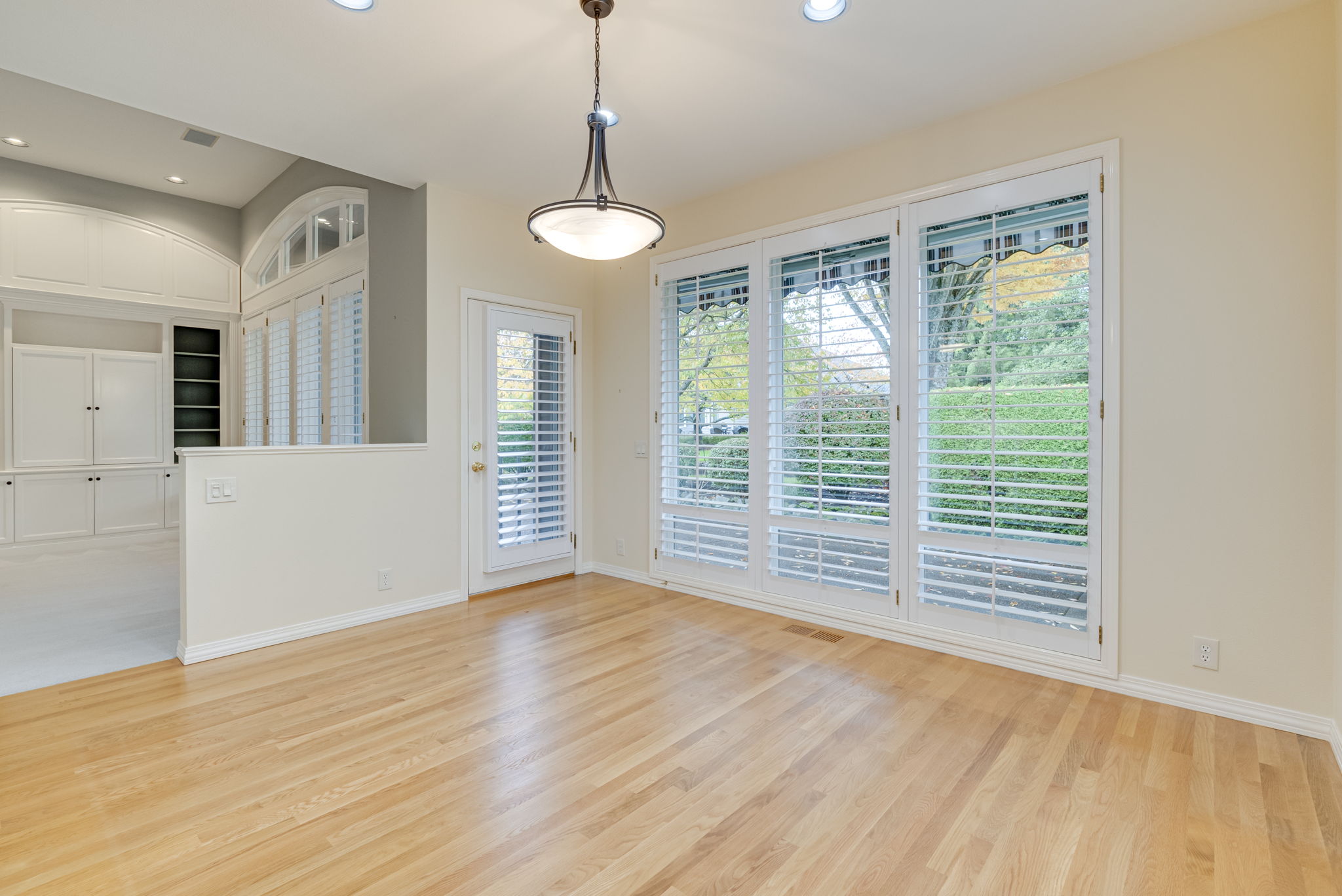 Dining Room/Door to Patio