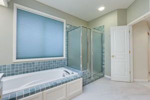 Primary Bathroom w/Jetted tub & Walk-in Shower