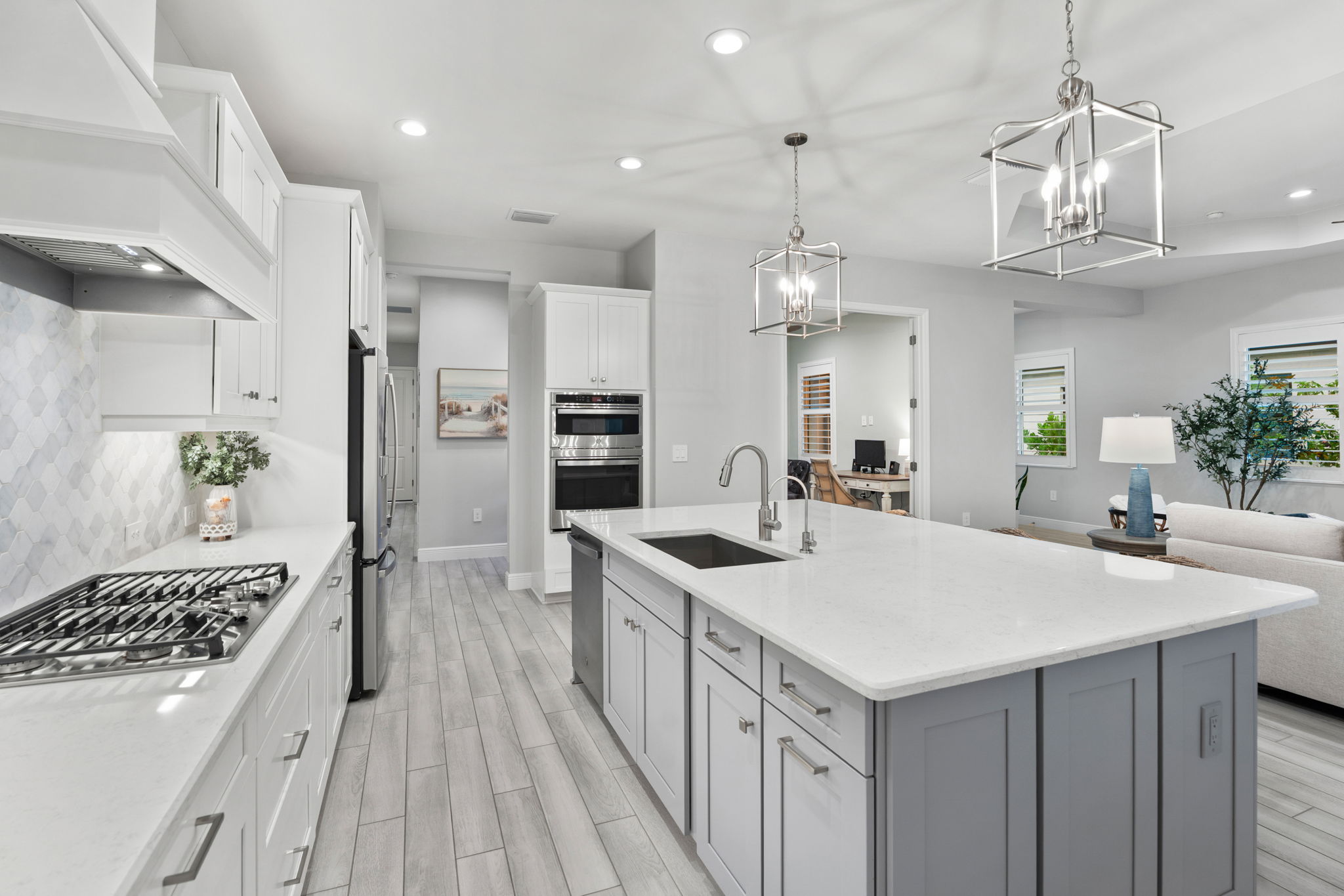 Spacious quartz countertops