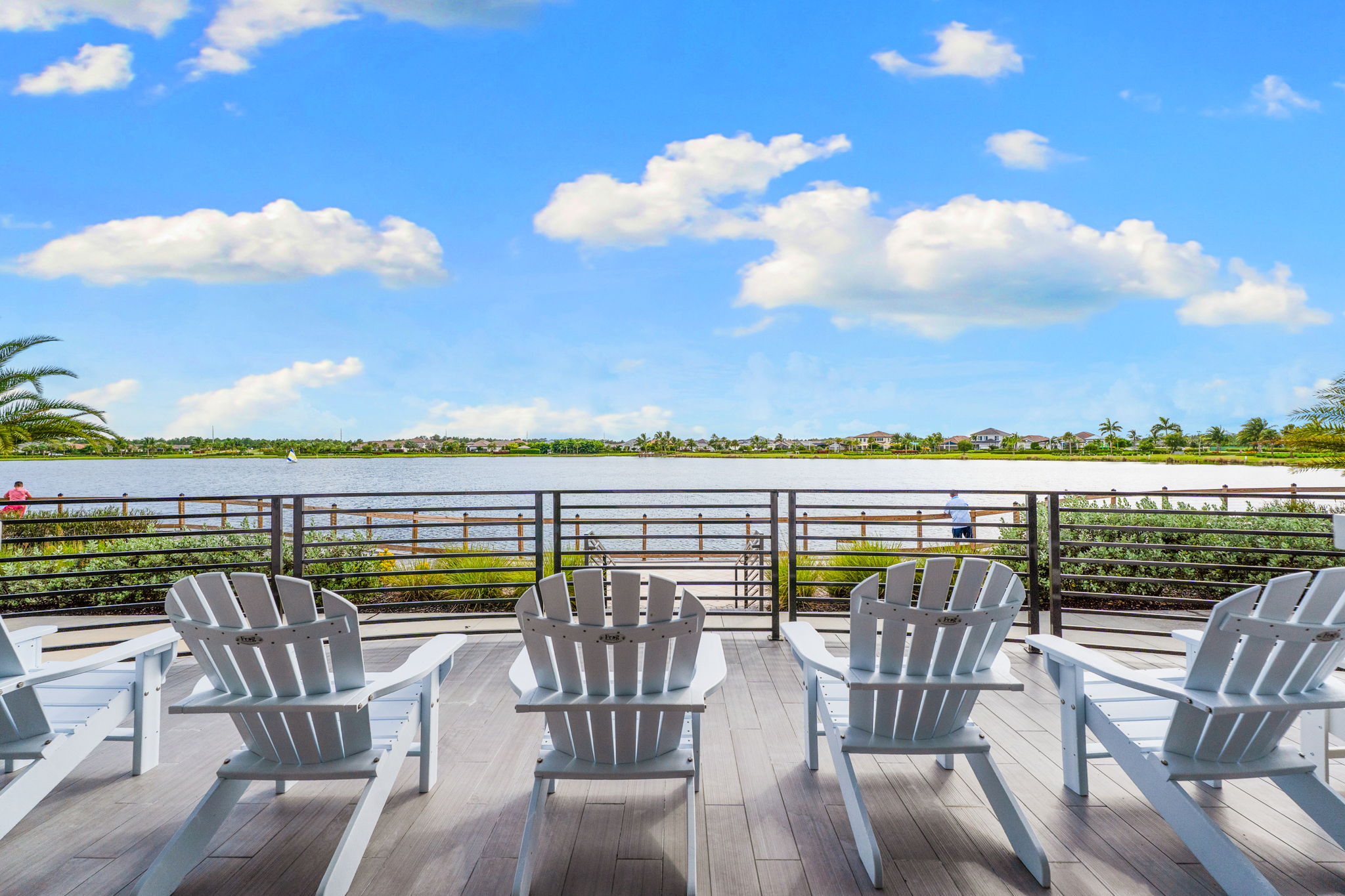 Relax and unwind lakeside