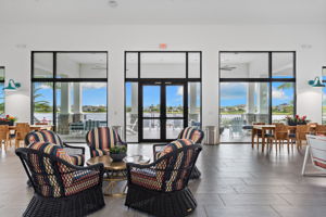Lakehouse lounge