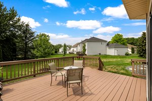 3995 Black Oaks Ln N, Plymouth, MN 55446, USA Photo 48