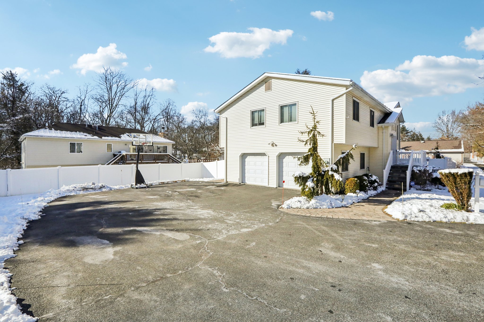 Austin Way-S2101-1-004.jpg