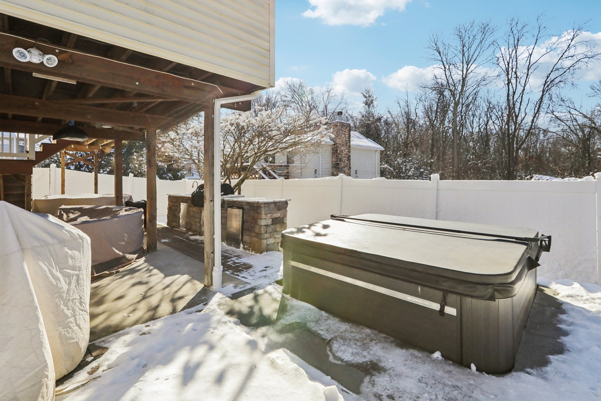 Austin Way-S2101-1-011.jpg