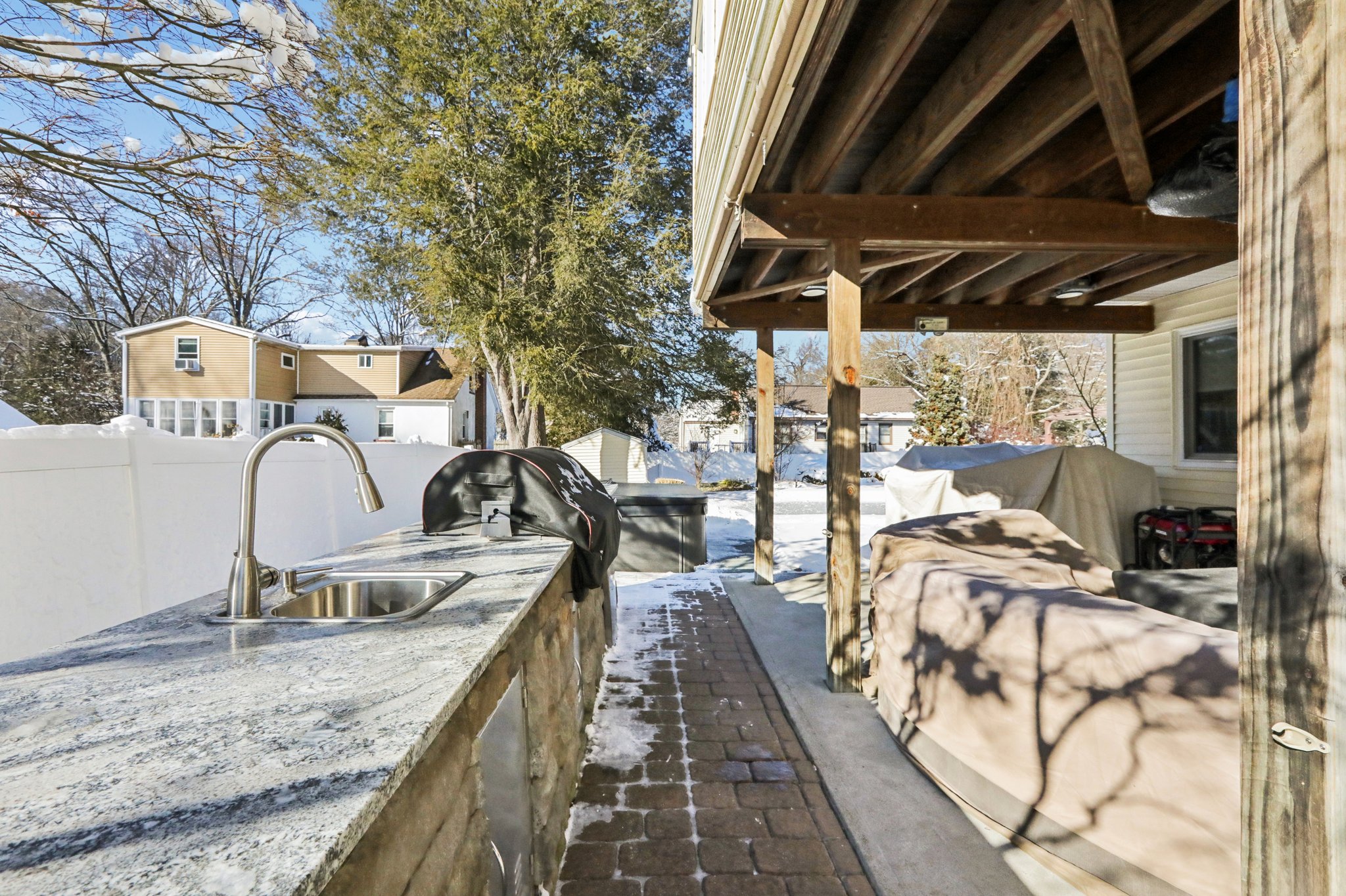 Austin Way-S2101-1-014.jpg