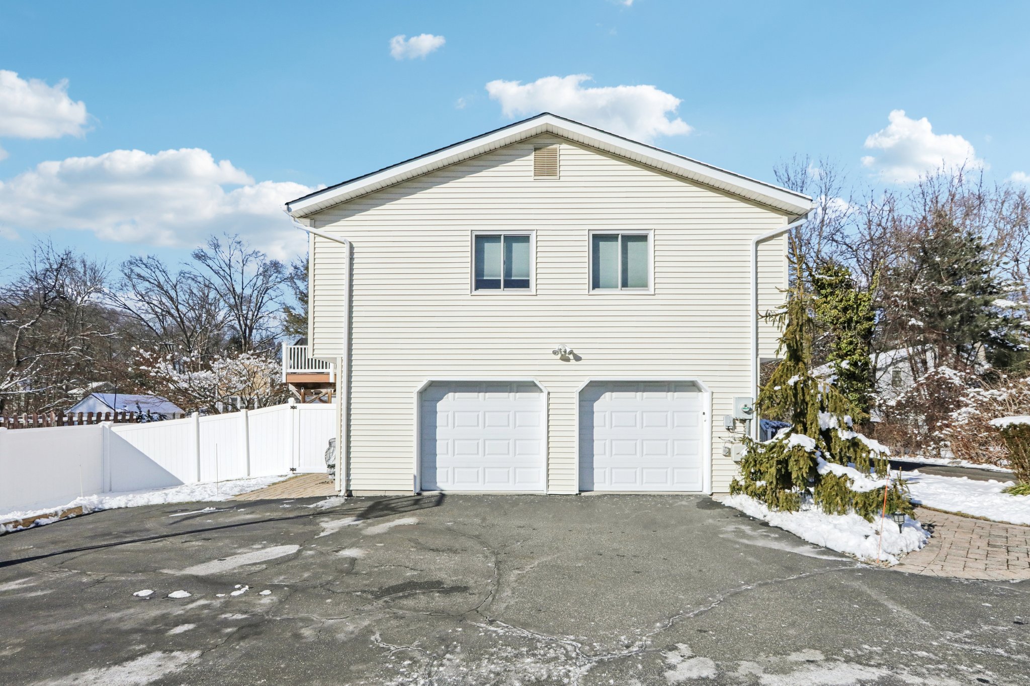 Austin Way-S2101-1-016.jpg