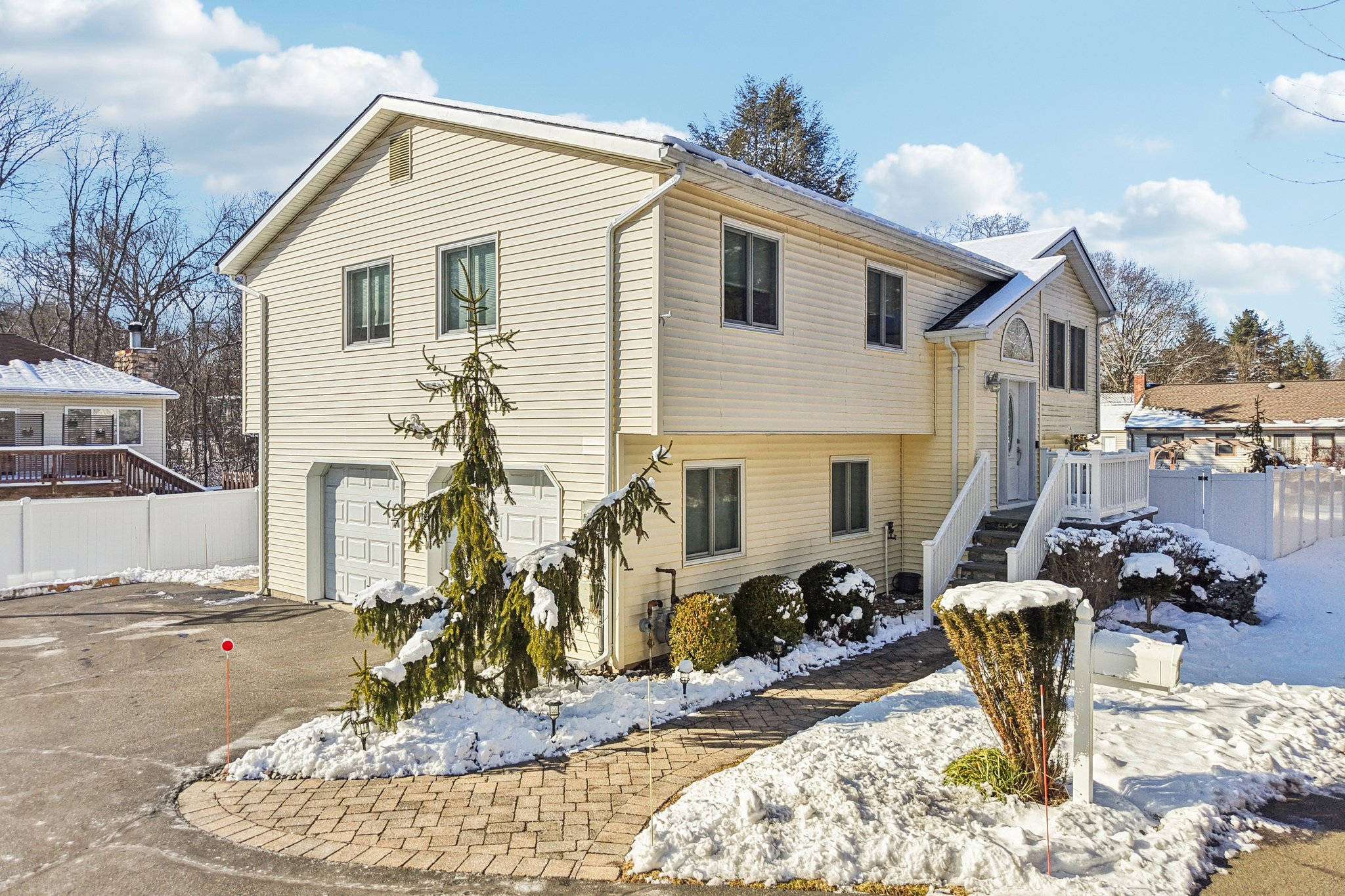 Austin Way-S2101-1-018.jpg