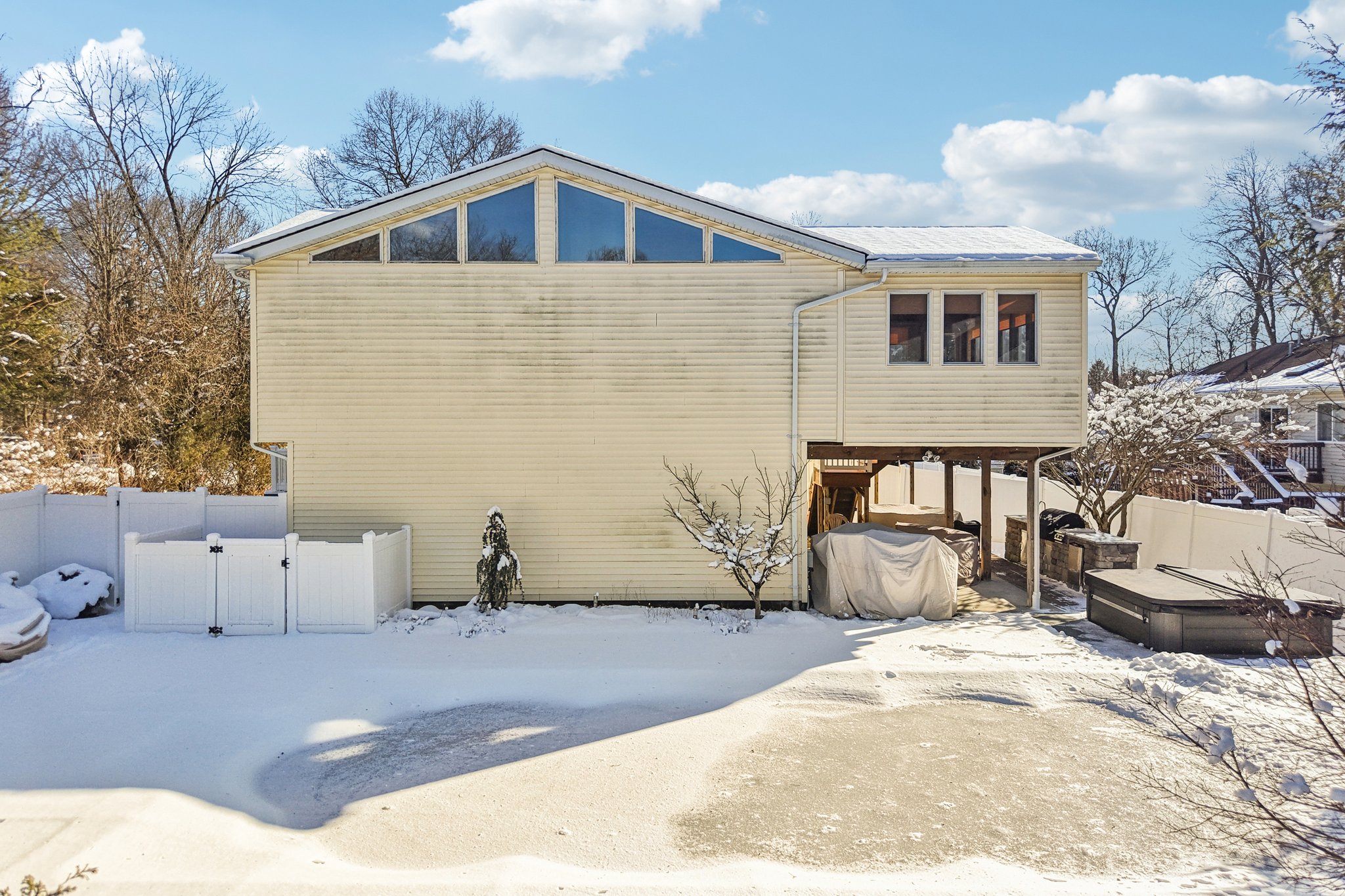 Austin Way-S2101-1-037.jpg