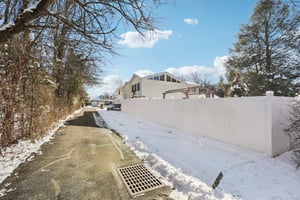 Austin Way-S2101-1-005.jpg