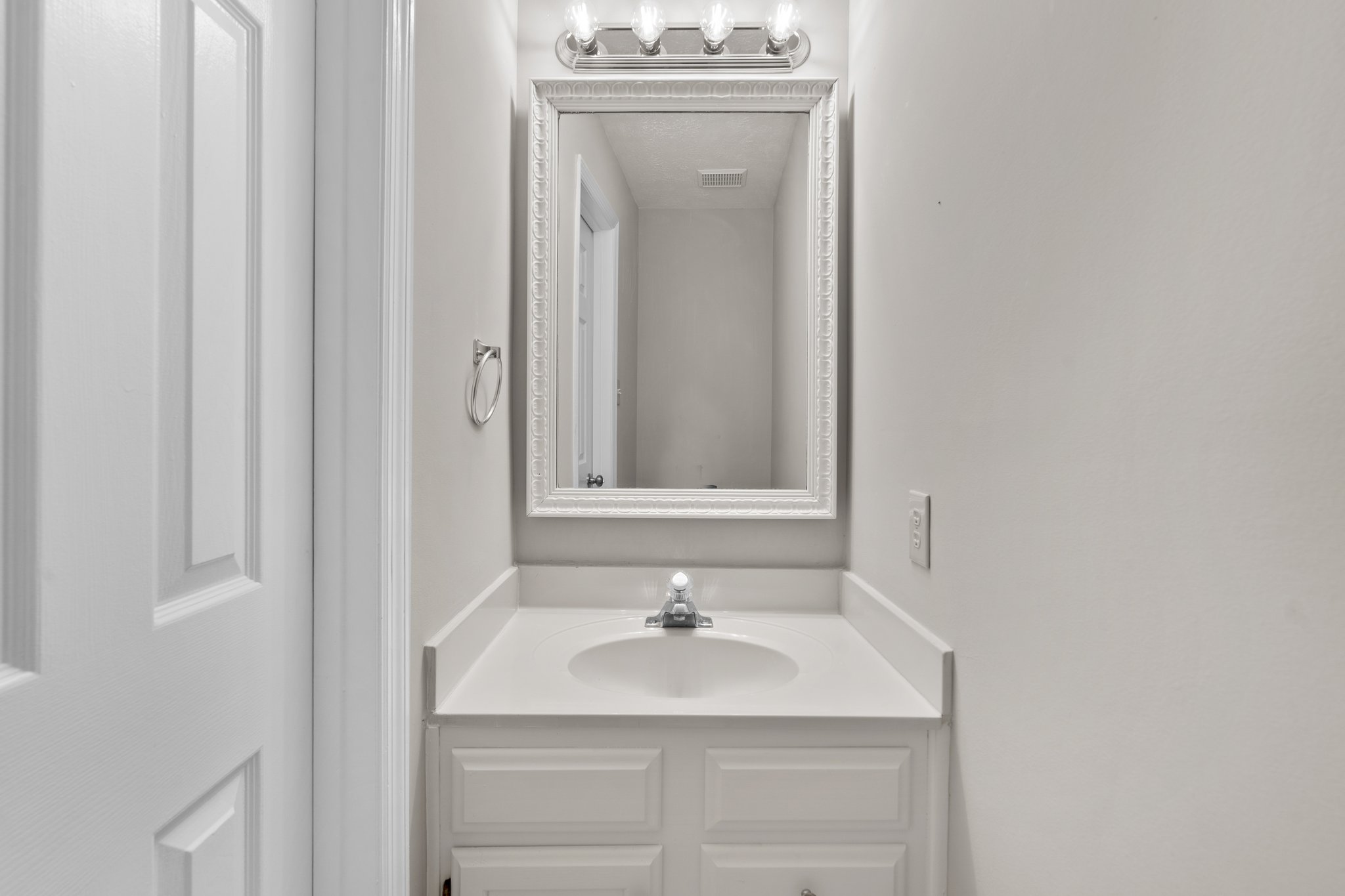 38. Beacon Hill Way.jpg