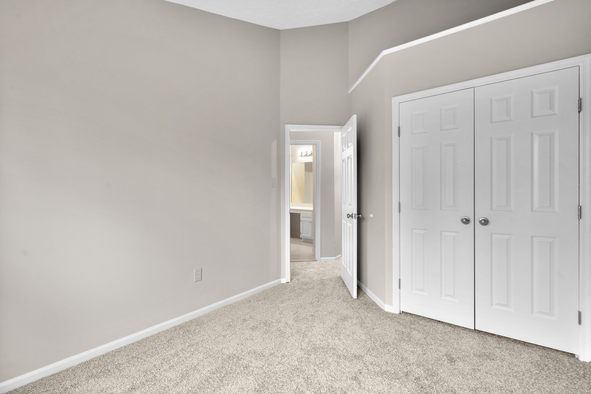 32. Beacon Hill Way.jpg