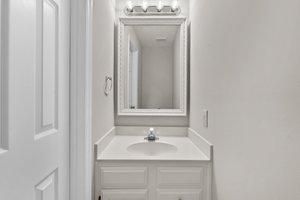 38. Beacon Hill Way.jpg