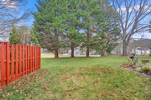 42. Beacon Hill Way.jpg