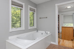 BedroomPrimaryBath-4