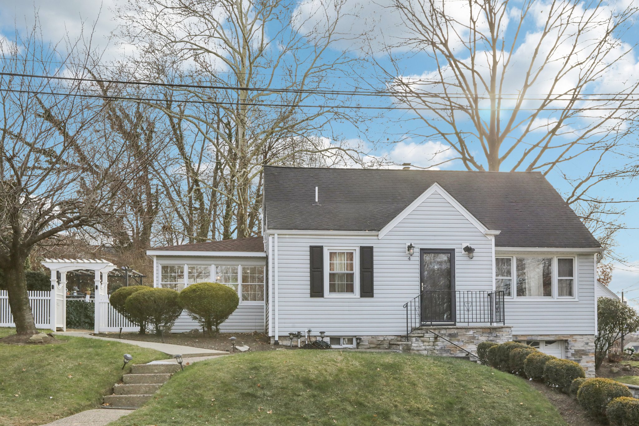 Brookview Dr-S0912-001.jpg