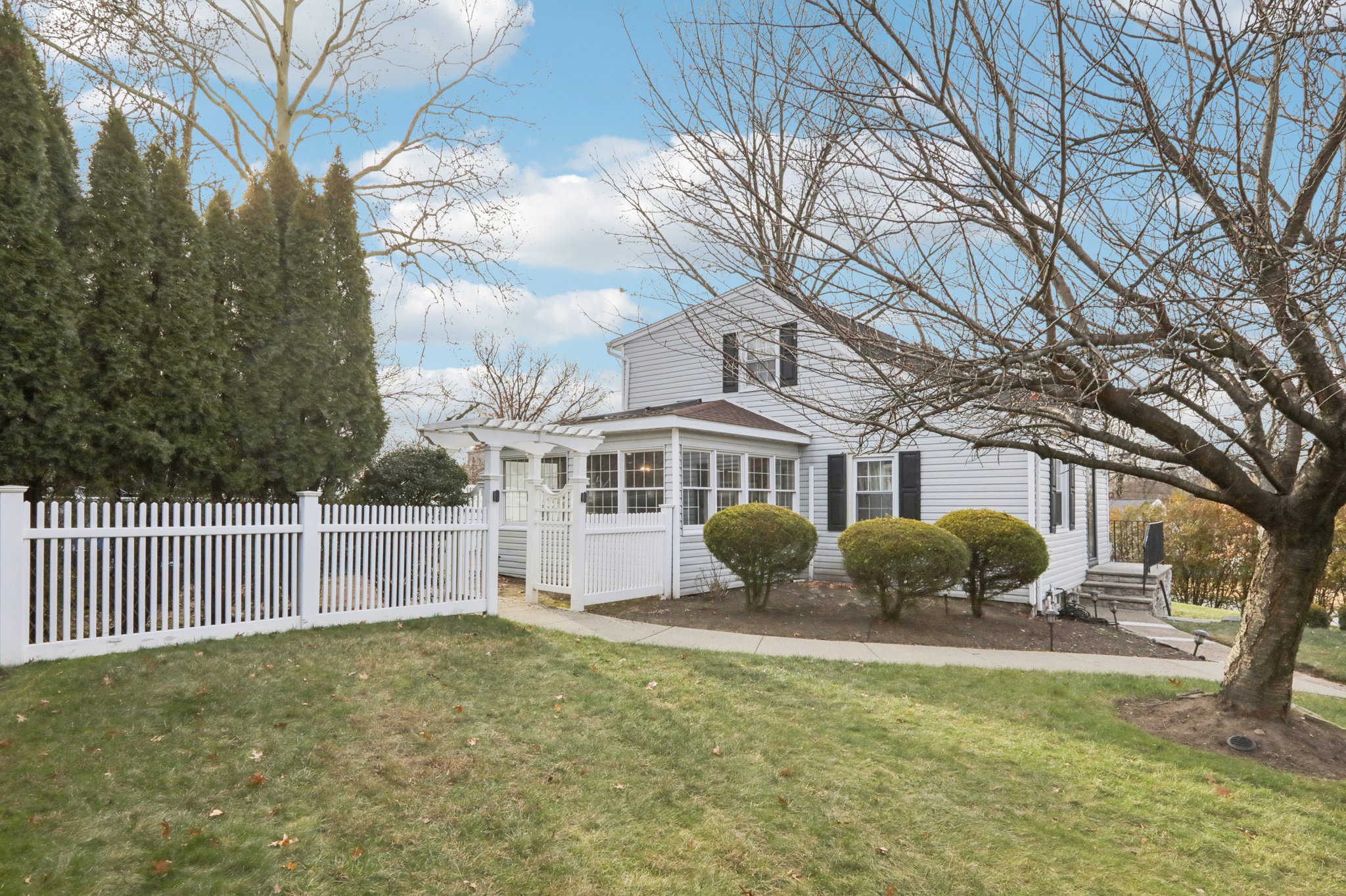 Brookview Dr-S0912-008.jpg