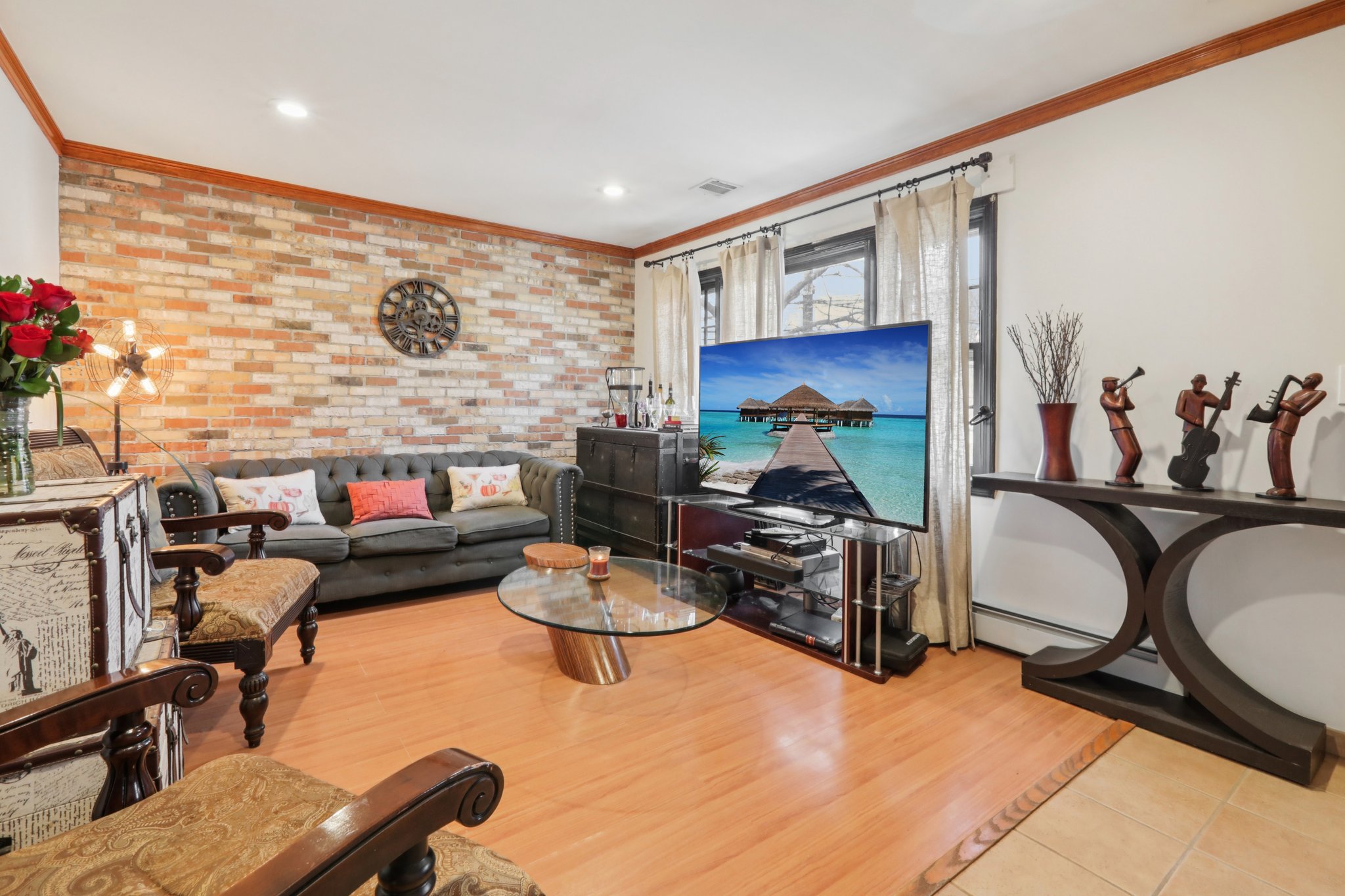 Brookview Dr-S0912-012.jpg