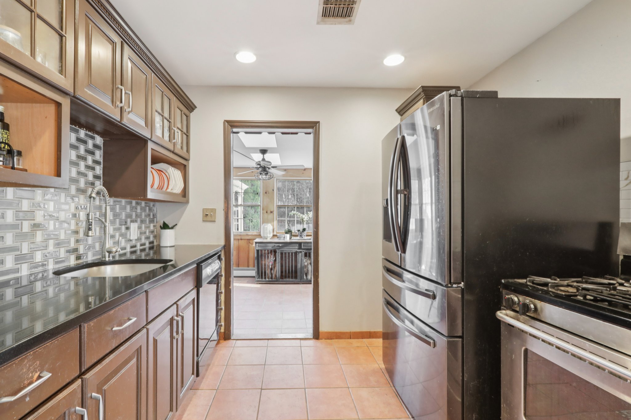 Brookview Dr-S0912-018.jpg