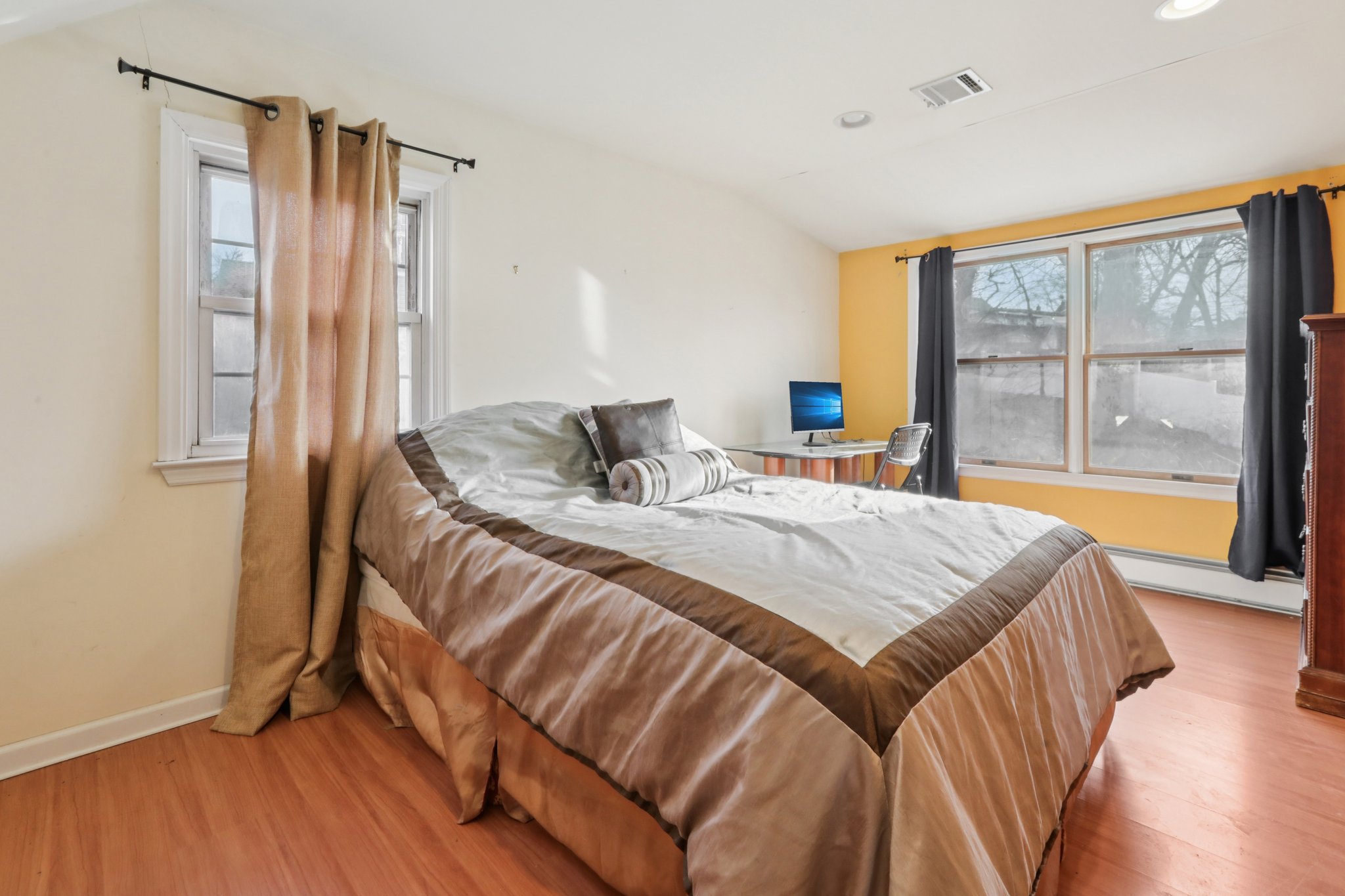 Brookview Dr-S0912-023.jpg