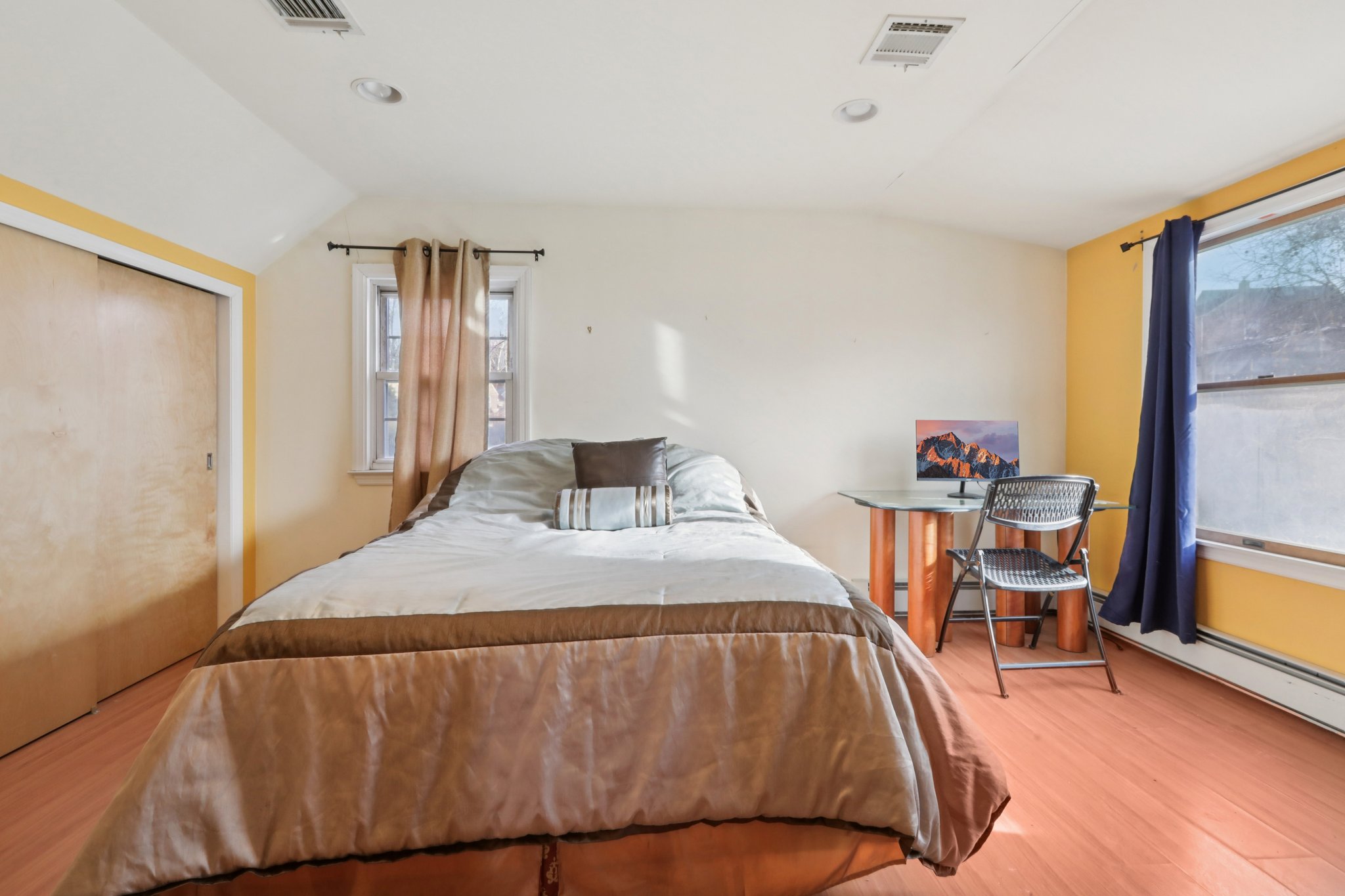 Brookview Dr-S0912-024.jpg