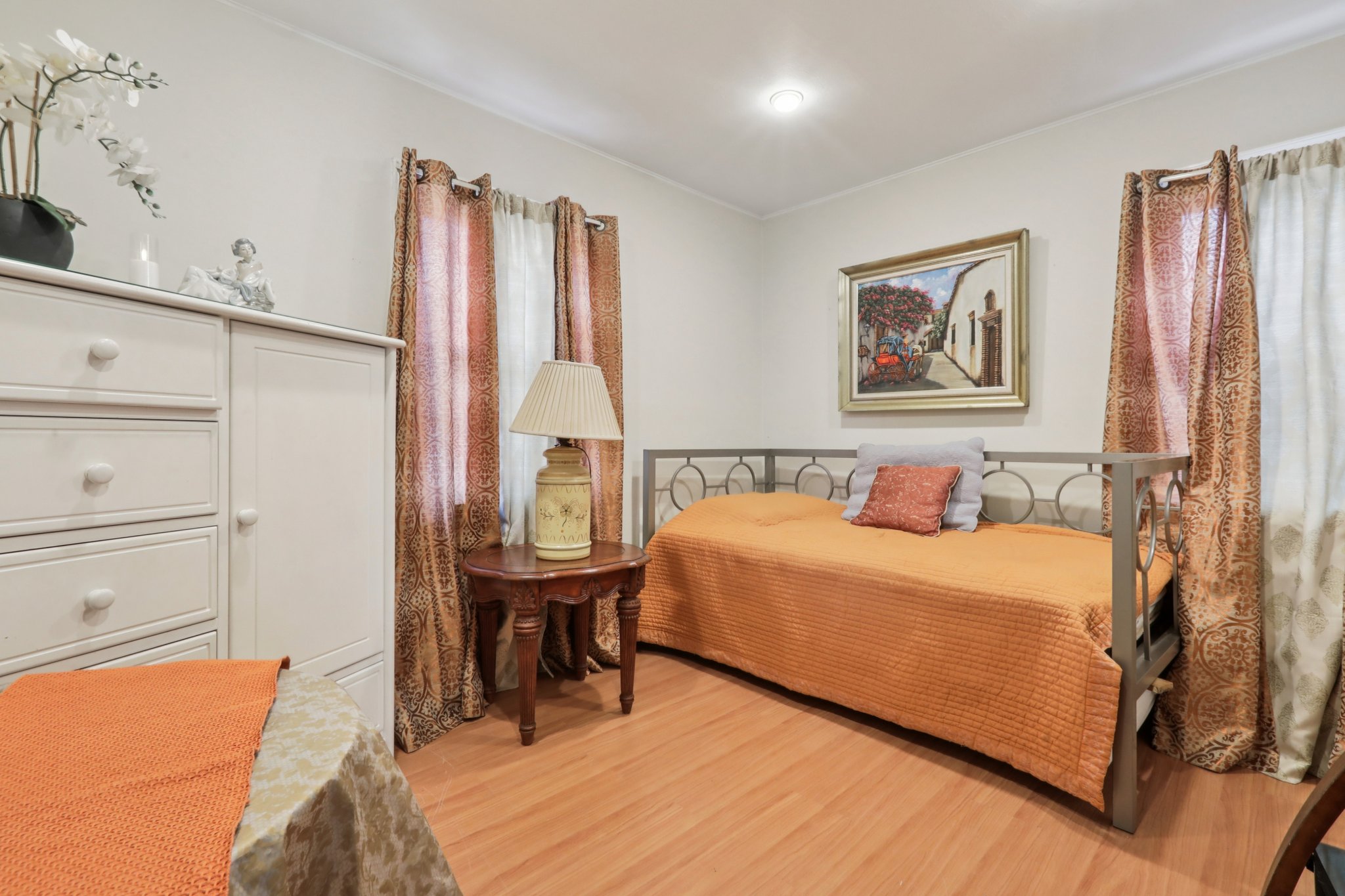 Brookview Dr-S0912-029.jpg