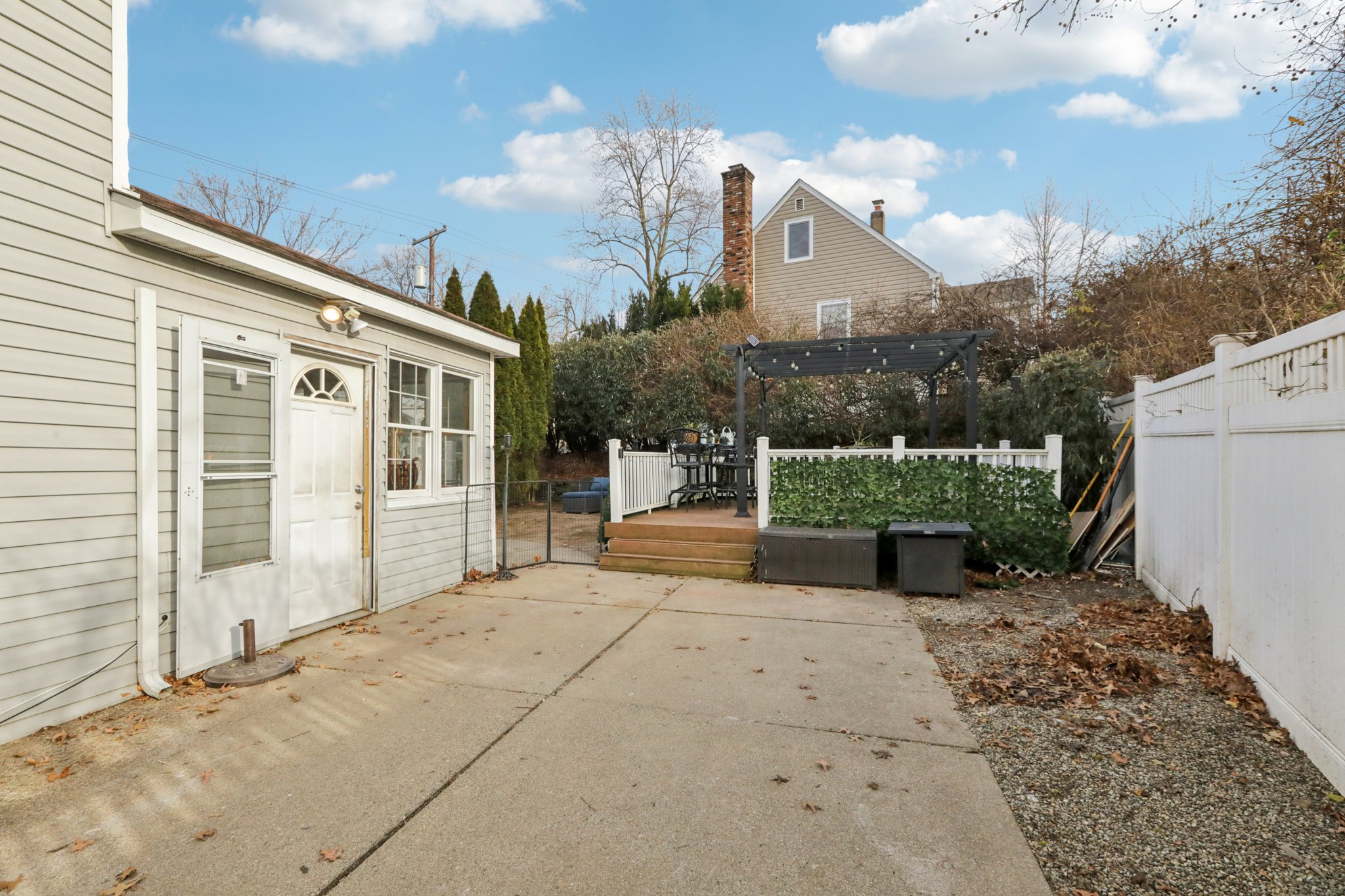 Brookview Dr-S0912-042.jpg