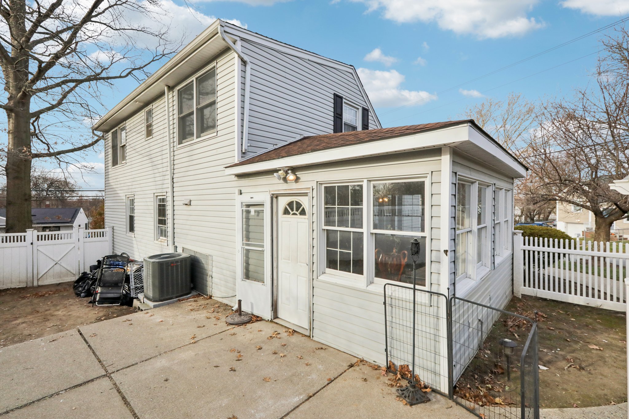 Brookview Dr-S0912-045.jpg