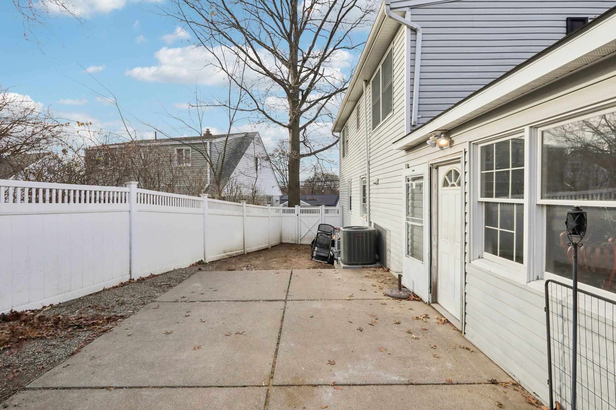 Brookview Dr-S0912-046.jpg