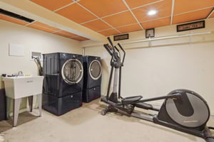 Brookview Dr-S0912-035.jpg