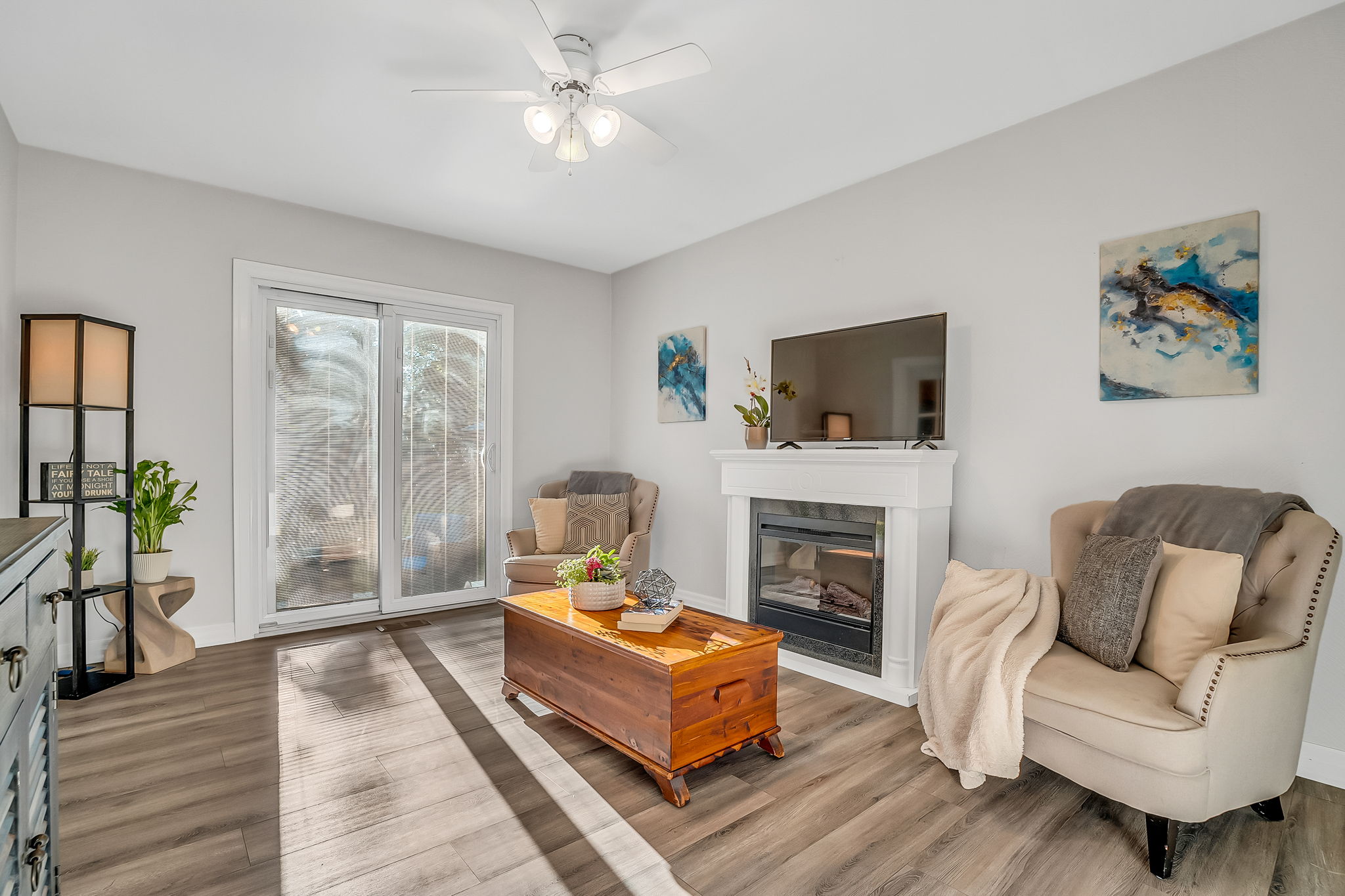 21-family room1