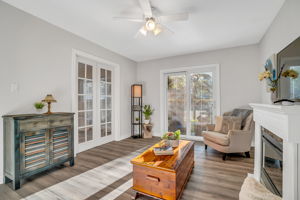 22-family room2