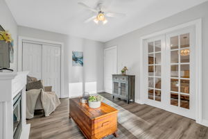 24-family room4