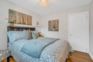 32-second bedroom3