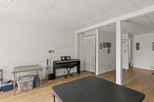  Photo 48