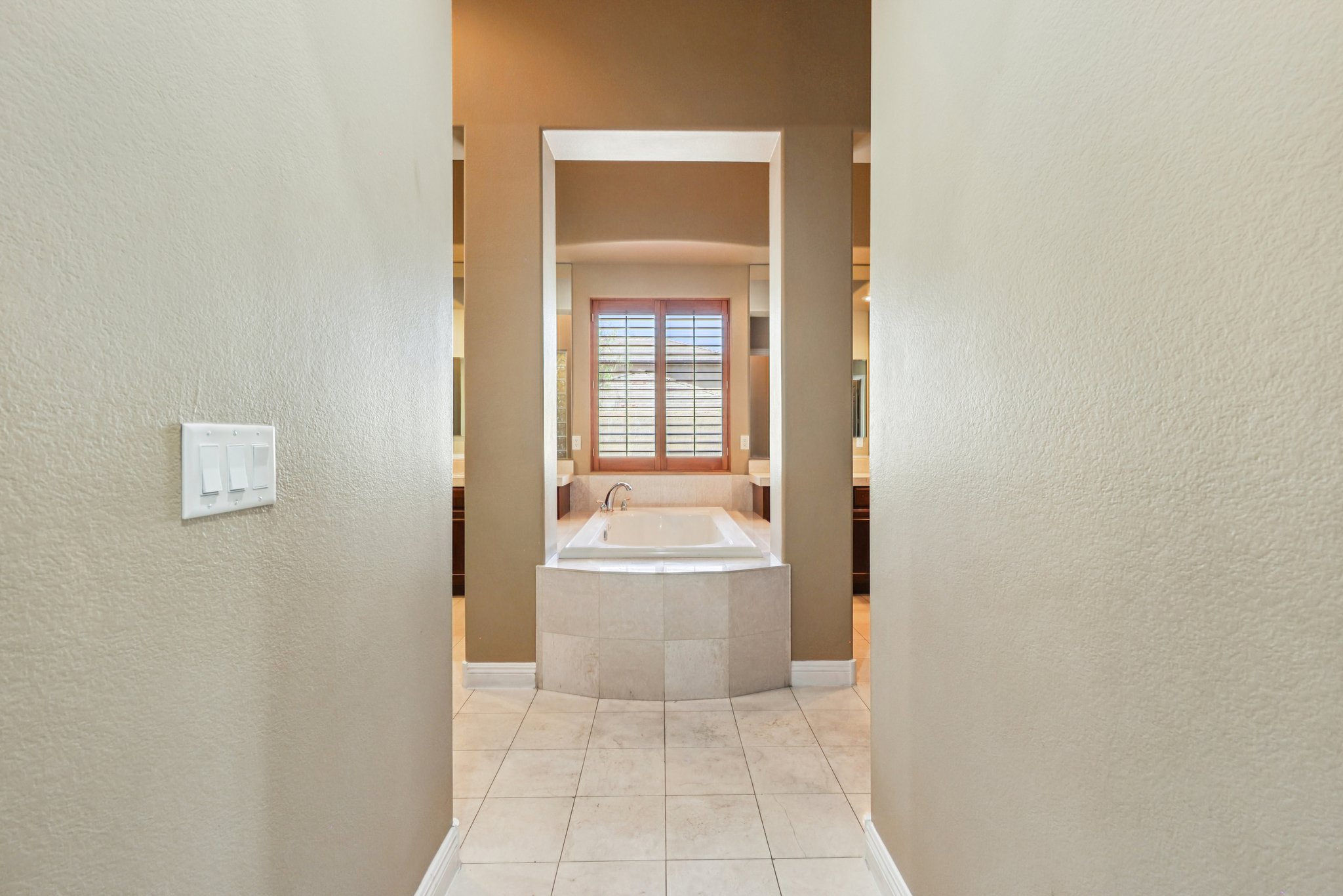 Caves Valley Ct-S1710-050.jpg