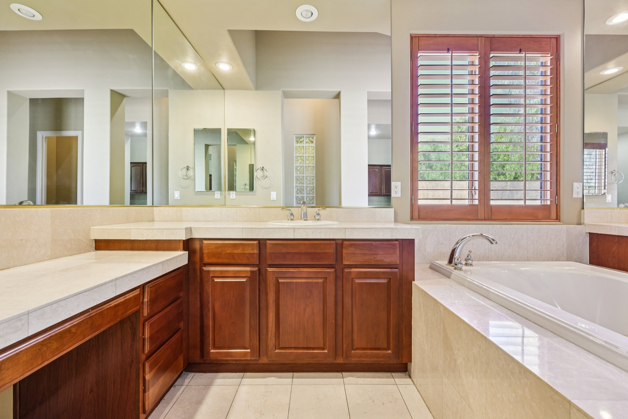 Caves Valley Ct-S1710-056.jpg