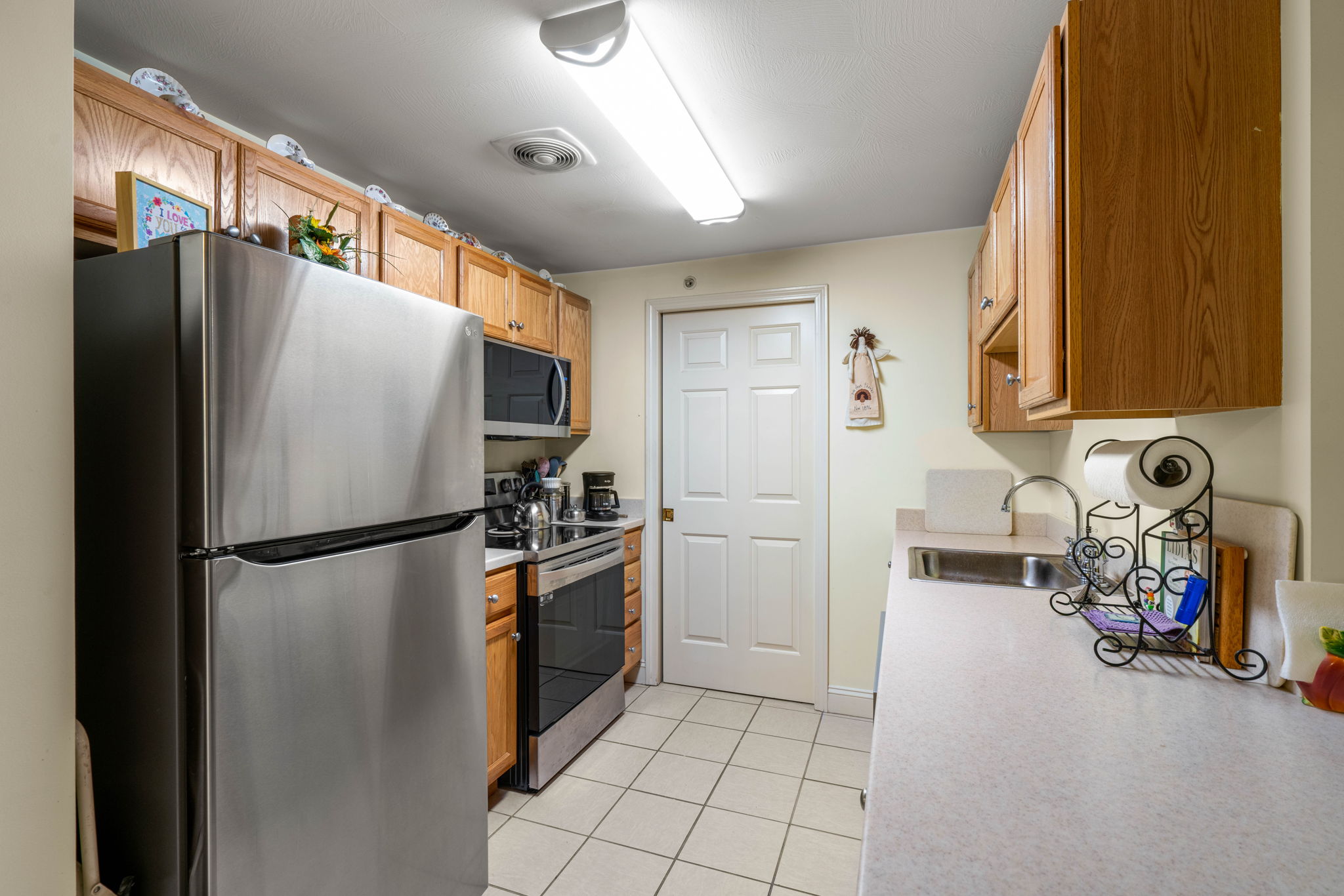 4 Crestview Cir, Londonderry, NH 03053, USA Photo 9