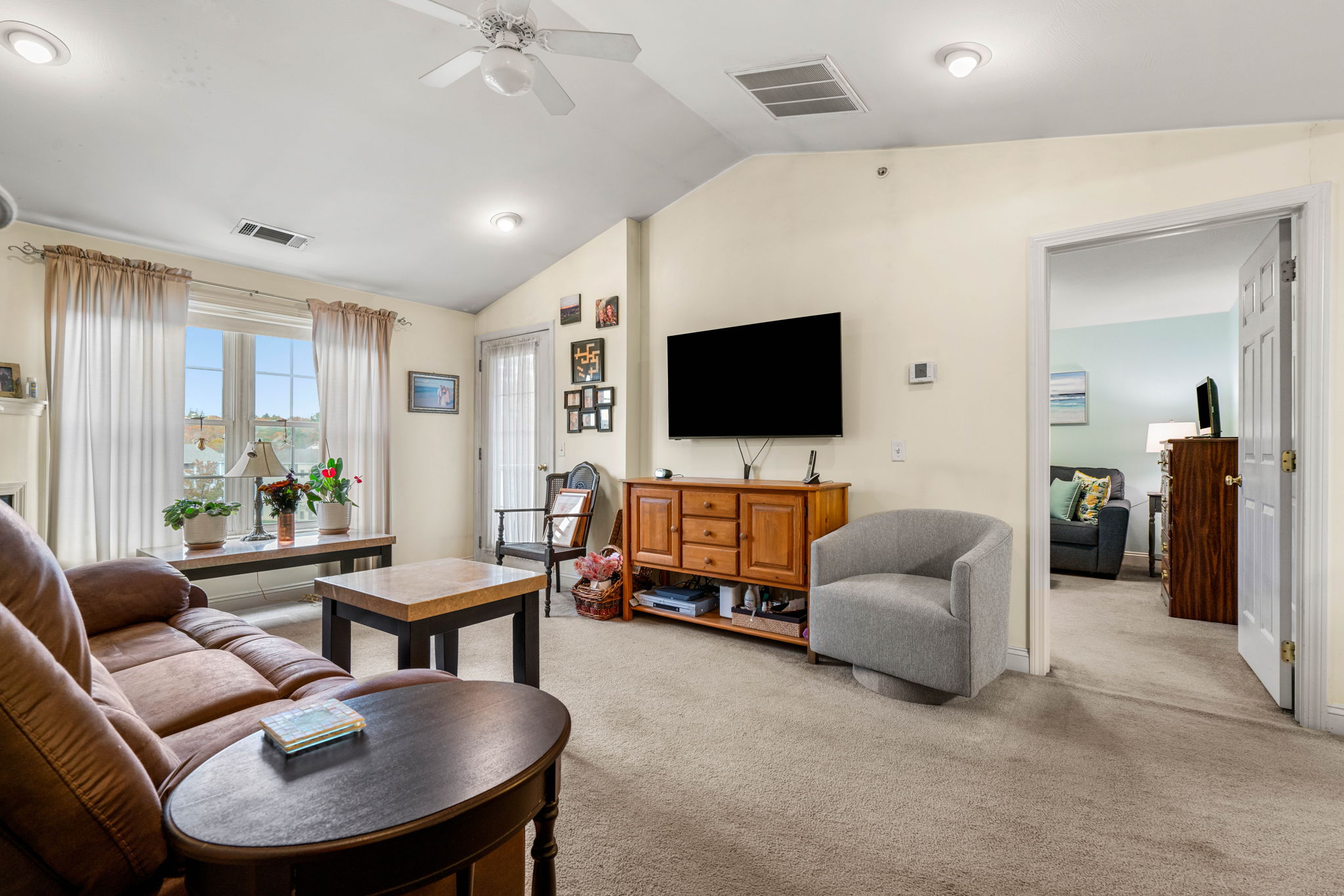 4 Crestview Cir, Londonderry, NH 03053, USA Photo 22