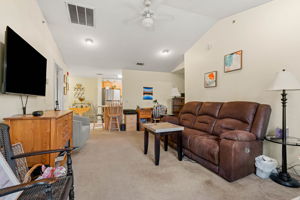 4 Crestview Cir, Londonderry, NH 03053, USA Photo 19